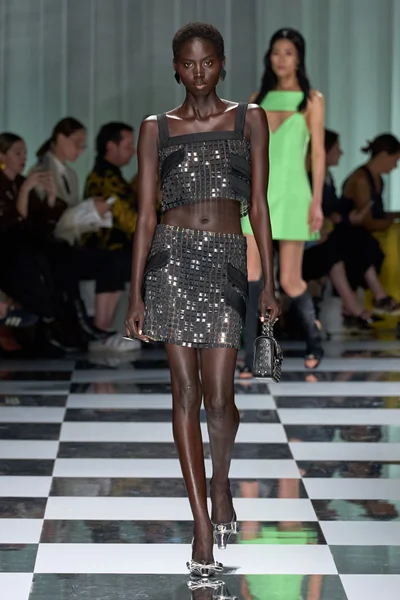 Look 48